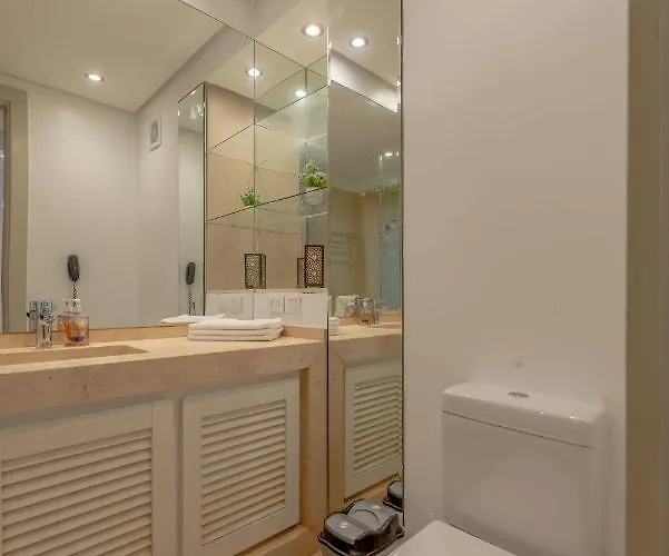 Classy 1-bedroom In Ancient Sands With Pool View Apartment