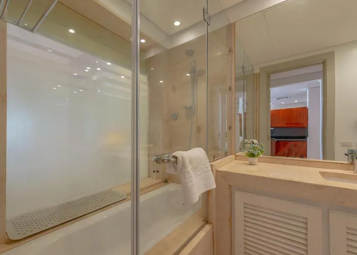 Classy 1-bedroom In Ancient Sands With Pool View *