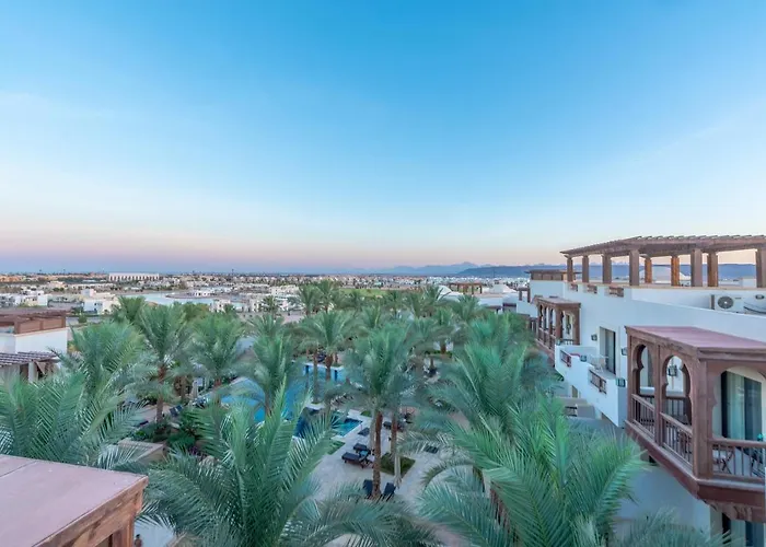 Classy 1-bedroom In Ancient Sands With Pool View Apartment